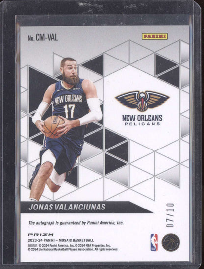 Jonas Valanciunas 2023-24 Panini Mosaic Collage Auto Gold 7/10