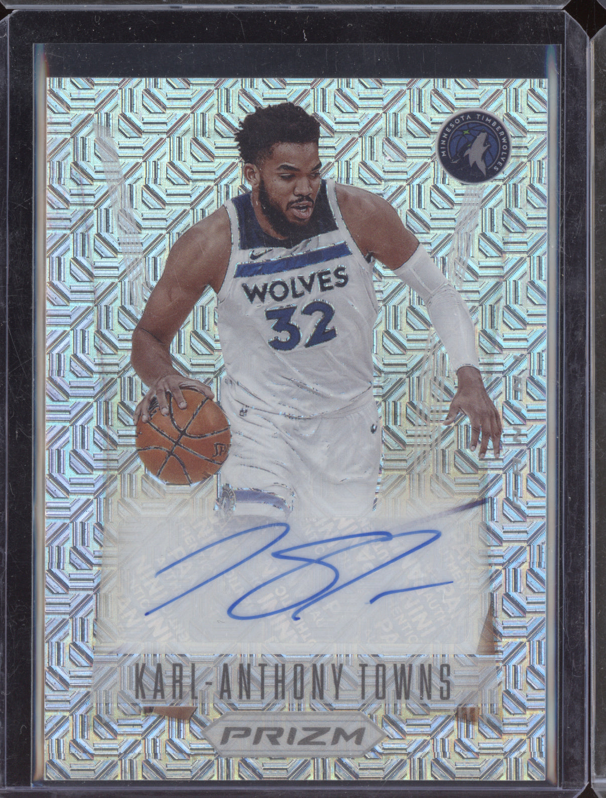 Karl-Anthony Towns 2021-22 Panini Prizm Flashback Auto Mojo 4/25